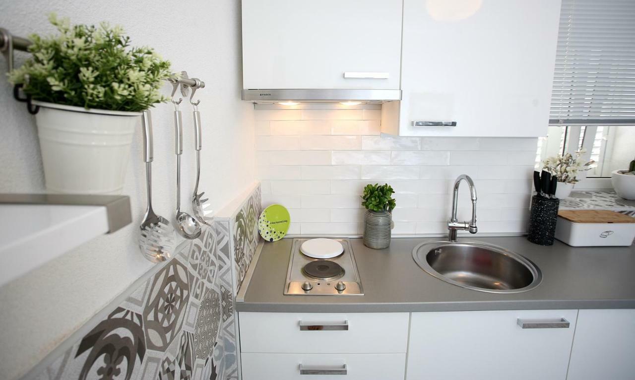 Charming Seaside Apartment พรีมอชเตน ภายนอก รูปภาพ