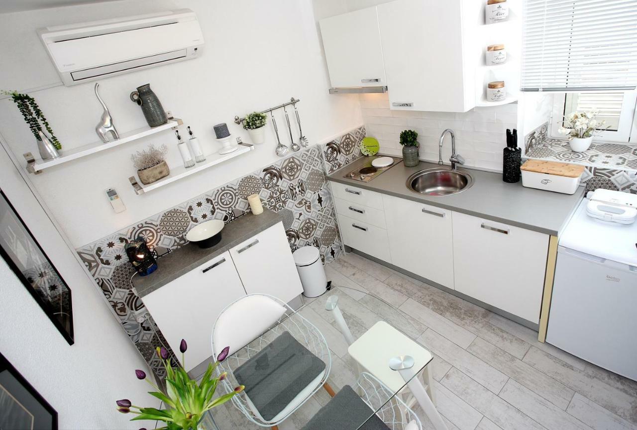 Charming Seaside Apartment พรีมอชเตน ภายนอก รูปภาพ