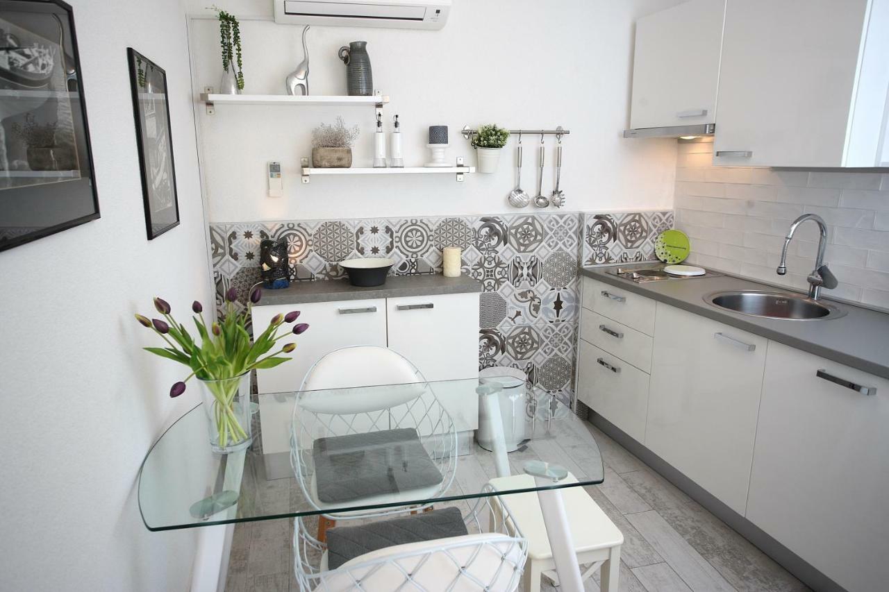 Charming Seaside Apartment พรีมอชเตน ภายนอก รูปภาพ